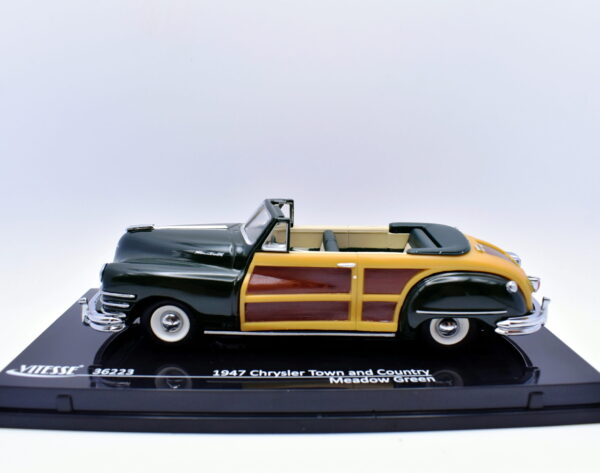 Modellino auto scala 1:43 Chrysler town and country modellismo