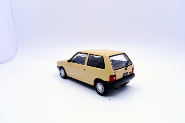 Modellino auto scala 1:43 Fiat uno diecast modellismo statico - Image 3