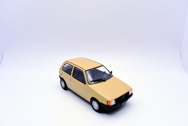 Modellino auto scala 1:43 Fiat uno diecast modellismo statico - Image 2