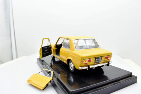 FIAT 128 modellini auto scala 1:24 quattroruote collection diecast edicola epoca - Image 4
