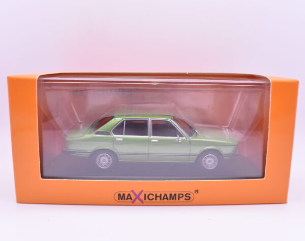 Modellino auto scala 1:43 BMW 520 diecast modellismo da collezione