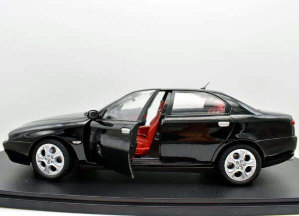 Modellino auto 1:18 Alfa Romeo 166 3.0 V6 diecast modellismo