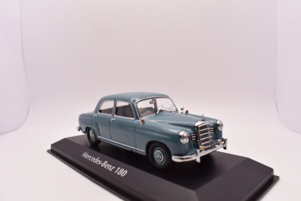 Modellino auto scala 1:43 Mercedes Benz 180 Maxichamps diecast modellismo da collezione - Image 3