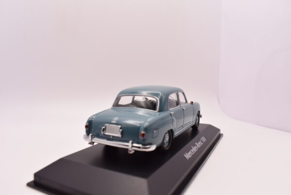 Modellino auto scala 1:43 Mercedes Benz 180 Maxichamps diecast modellismo da collezione - Image 4