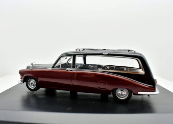 Modellino auto scala 1:43 Daimler hearse DS007 modellismo statico epoca collezione car