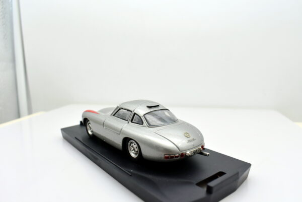 Modellino auto scala 1:43 MERCEDES 300 SL bang diecast modellismo da collezione - Image 3
