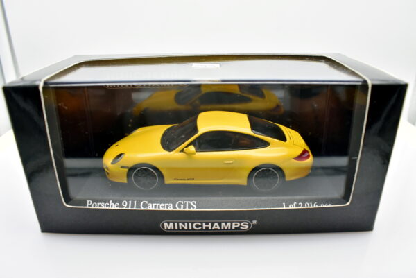 Modellino auto scala 1:43 Porsche 911 carera GTS diecast modellismo statico minichamps - Image 4