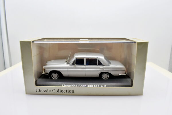 Modellino auto scala 1:43 Mercedes benz 300 SEL 6.3 diecast modellismo statico minichamps - Image 6