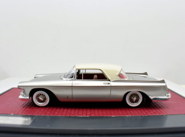 Modellino auto scala 1:43 Cadillac skylight Matrix modellismo da collezione