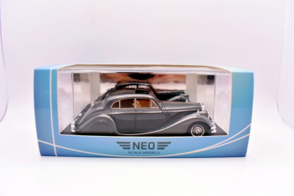 Modellino auto scala 1:43 Jaguar Mk V Neo modellismo da collezione - Image 2