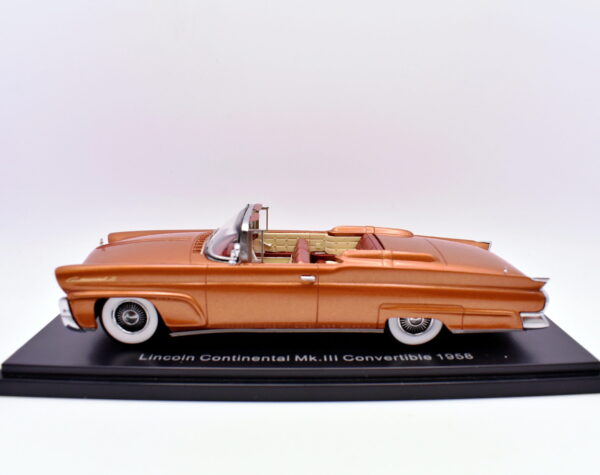 Modellino auto scala 1:43 Lincoln continental mk.III convertible Neo modellismo da collezione