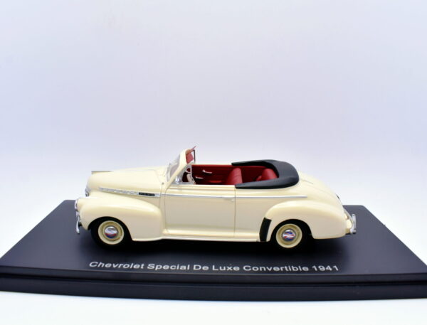 Modellino auto scala 1:43 Chevrolet special de luxe convertible Neo modellismo da collezione