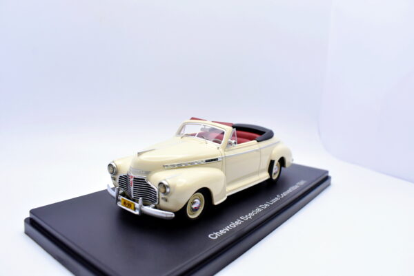 Modellino auto scala 1:43 Chevrolet special de luxe convertible Neo modellismo da collezione - Image 4