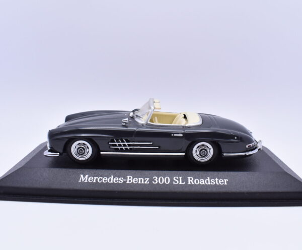 Modellino auto scala 1:43 Mercedes benz 300 SL roadster minichamps diecast