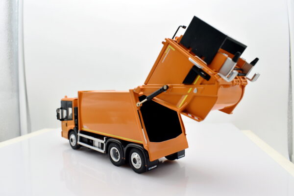 Modellino camion scala 1:43 Mercedes benz econic NZG modellismo statico - Image 5