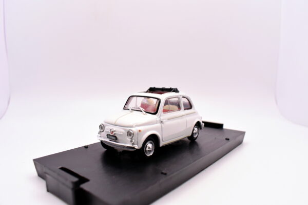 Modellino auto scala 1:43 Fiat 500 D Brumm diecast modellismo da collezione - Image 3