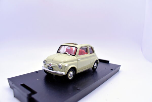 Modellino auto scala 1:43 Fiat nuova 500 Brumm diecast modellismo da collezione - Image 3