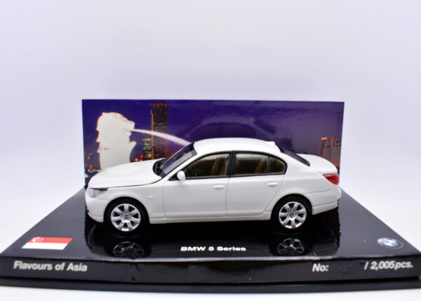 Modellino auto scala 1:43 BMW 5 series minichamps modellismo da collezione - Image 2
