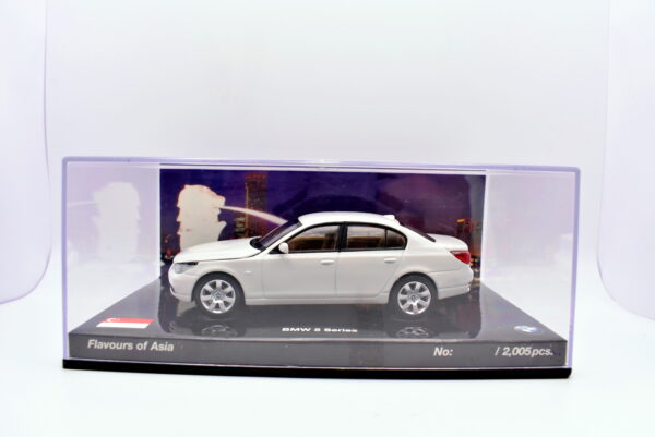 Modellino auto scala 1:43 BMW 5 series minichamps modellismo da collezione - Image 5