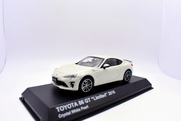 Modellino Auto Scala 1:43 Toyota 86 GT Kyosho modellismo statico - Image 3