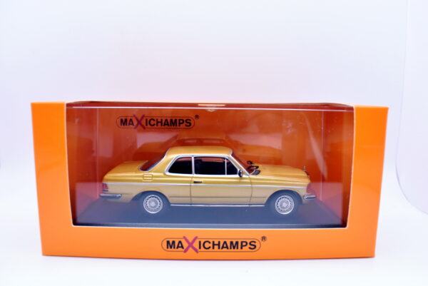 Modellino auto scala 1:43 Mercedes Benz 230 CE Maxichamps diecast modellismo da collezione - Image 2
