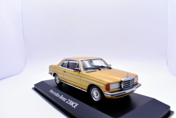 Modellino auto scala 1:43 Mercedes Benz 230 CE Maxichamps diecast modellismo da collezione - Image 5