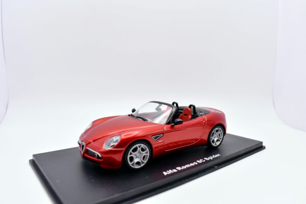 Modellino auto scala 1:43 Alfa Romeo 8C spider M4 modellismo da collezione - Image 4