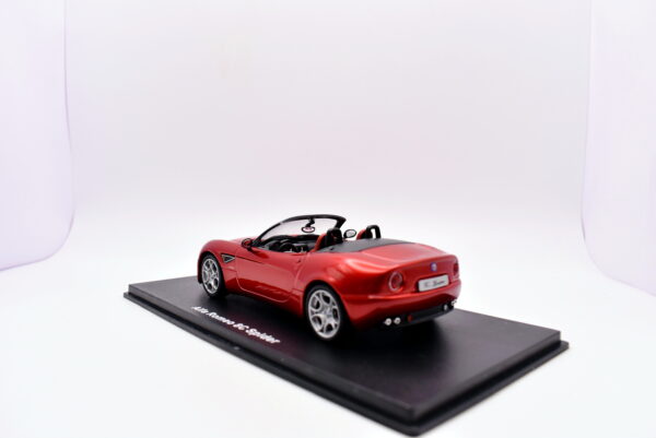 Modellino auto scala 1:43 Alfa Romeo 8C spider M4 modellismo da collezione - Image 5