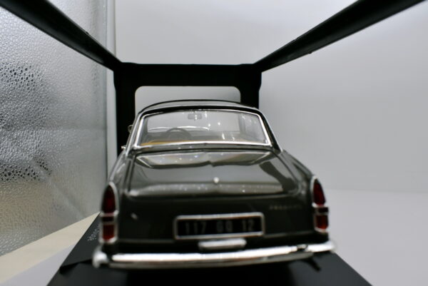 Modellino auto Peugeot 404 coupe scala 1:18 Norev modellismo - Image 5