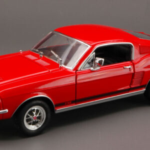 Modellino auto scala 1:24 FORD MUSTANG GT FASTBACK 1967 RED diecast modellismo statico