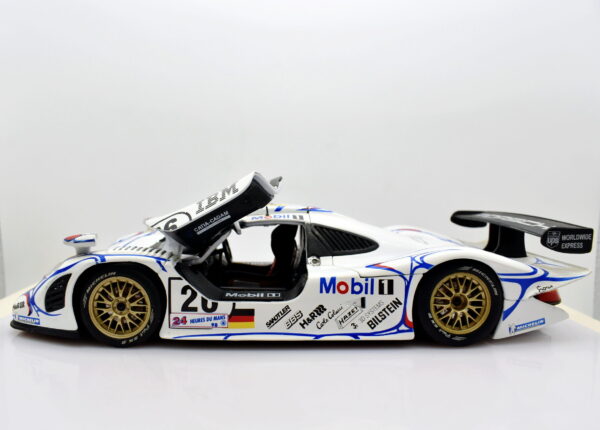 Modellino auto racing scala 1:18 Porsche 911 GT1 maisto modellismo statico