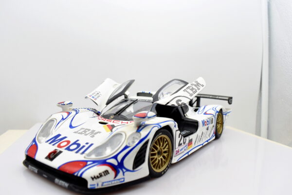 Modellino auto racing scala 1:18 Porsche 911 GT1 maisto modellismo statico - Image 3