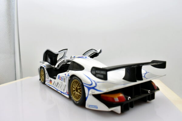 Modellino auto racing scala 1:18 Porsche 911 GT1 maisto modellismo statico - Image 4