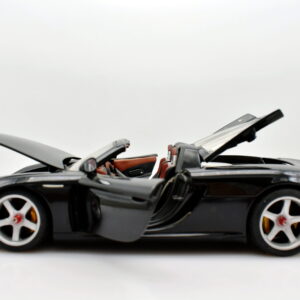 Modellino auto scala 1:18 Porsche carrera GT maisto modellismo statico