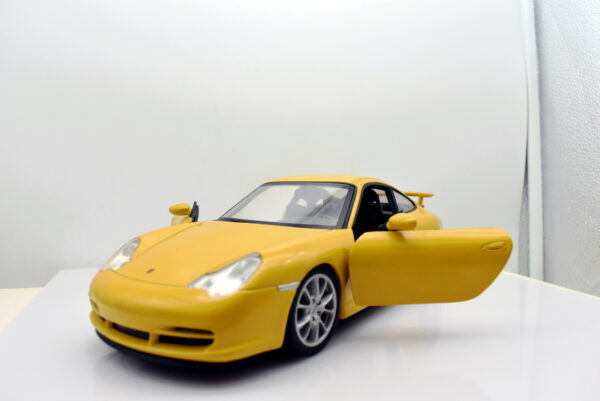 Modellino auto PORSCHE GT3 scala 1:18 hot wheels diecast modellismo da collezione - Image 3