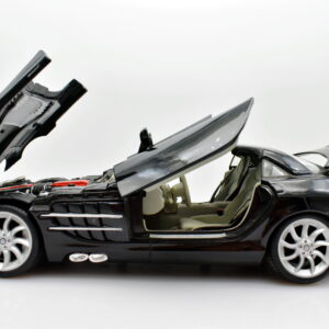 Modellino auto scala 1:18 Mercedes benz SLR Mc laren maisto modellismo da collezione