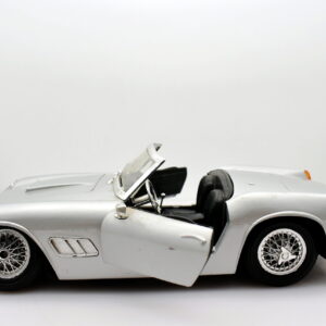 Modellino auto scala 1:16 ferrari California tonka polistil modellismo da collezione