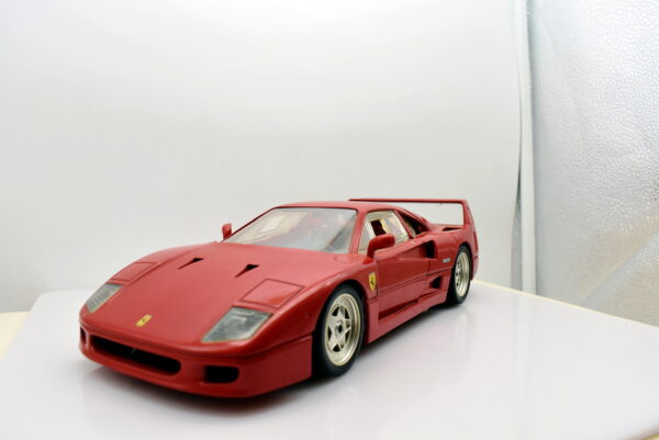 Modellino auto Ferrari F40 scala 1:18 hot wheels diecast modellismo da collezione - Image 4