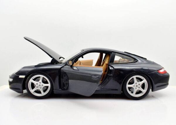 Modellino auto scala 1:18 Porsche 911 carrera maisto modellismo da collezione