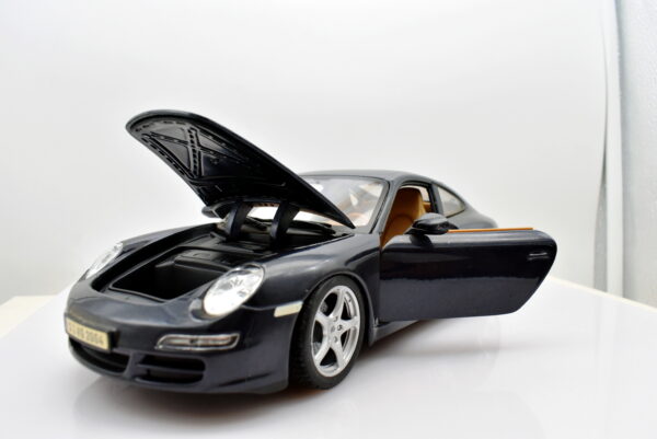 Modellino auto scala 1:18 Porsche 911 carrera maisto modellismo da collezione - Image 3