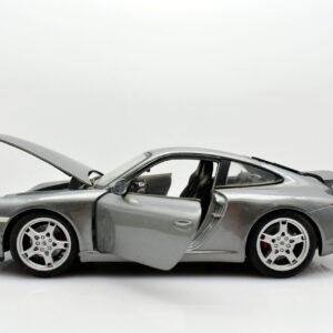 Modellino auto scala 1:18 Porsche 911 carrera maisto modellismo da collezione