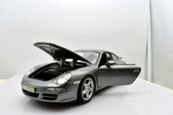 Modellino auto scala 1:18 Porsche 911 carrera maisto modellismo da collezione - Image 3