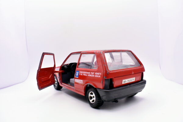 Modellino auto rally 1:24 Fiat uno diecast modellismo da collezione burago - Image 5