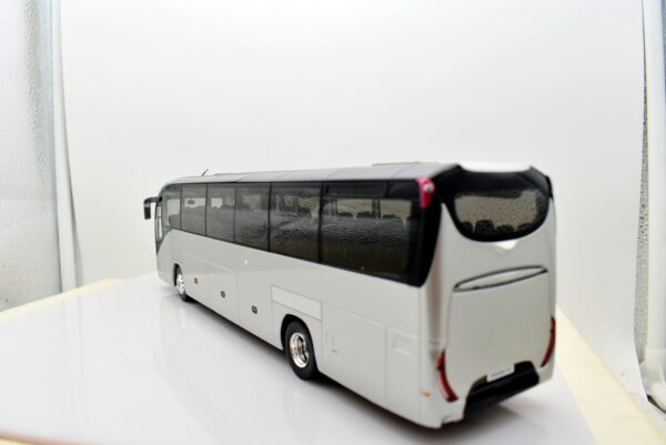 modellino pullman scala 1:43 Ivecobus magelys euro VI diecast norev modellismo da collezione - Image 4