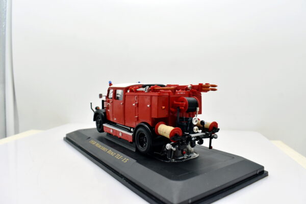 modellino auto scala 1:43 mercedes benz tlf-15 diecast modellismo pompieri - Image 3