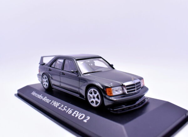 Modellino auto scala 1:43 mercedes benz 190E Maxichamps diecast modellismo da collezione