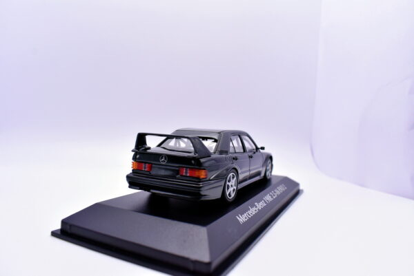 Modellino auto scala 1:43 mercedes benz 190E Maxichamps diecast modellismo da collezione - Image 5