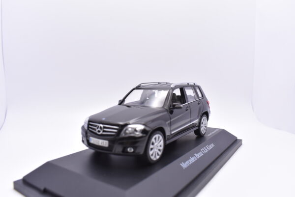 Modellino auto scala 1:43 Mercedes benz GLK schuco modellismo statico - Image 3