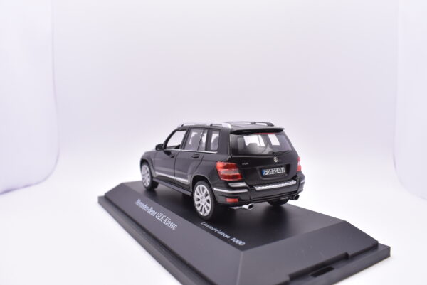 Modellino auto scala 1:43 Mercedes benz GLK schuco modellismo statico - Image 4