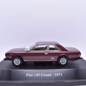 Modellino auto scala 1:43 Fiat 130 coupe modellismo statico